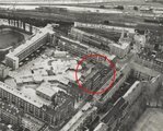 Luchtfoto met in de cirkel de school; erboven Het Schip.
              <br/>
              Stadsarchief Amsterdam, 1979